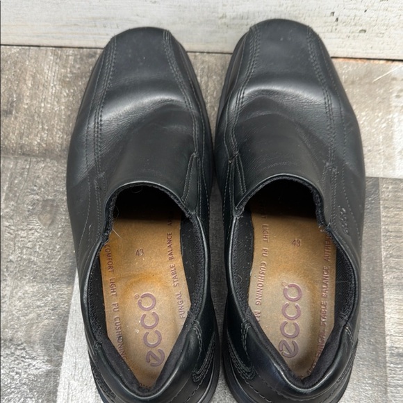 ECCO Mens shoes model HELSINKI slip ons leather Size 43 9 9.5
